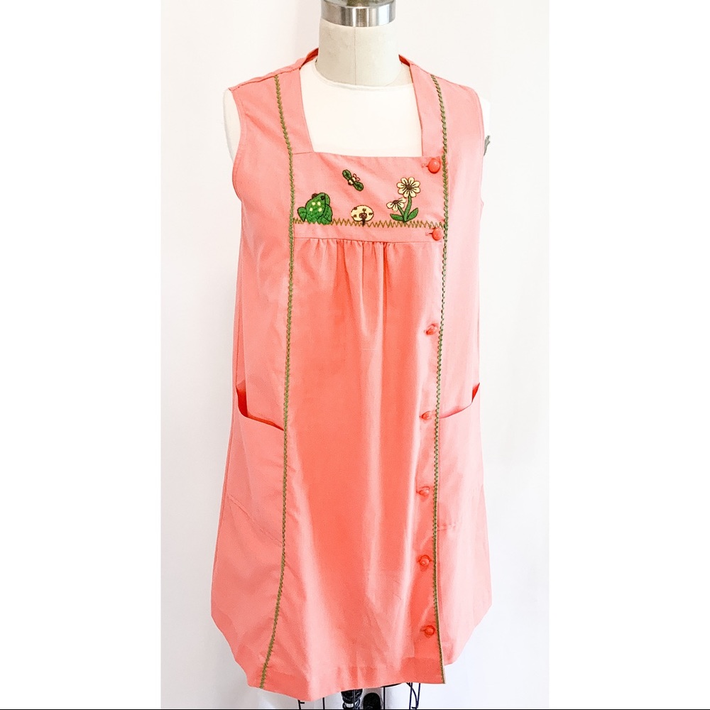 Vintage embroidery dress frog